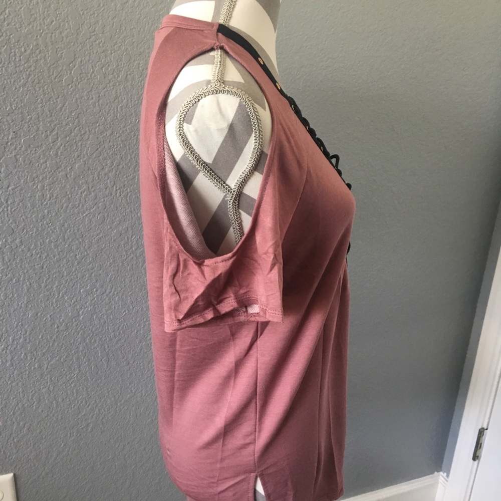 ๐1 SM LEFT๐ Cold Shoulder Mauve Lace Up Top - Picture 7 of 7